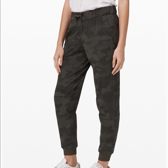 Lululemon On The Fly Jogger Green Camo 
